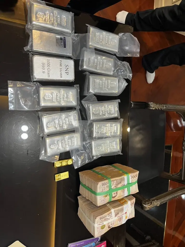 DSI ยึดอายัดทรัพย์สินขบวนการ Forex ลวงโลก ทั้งเงินสดนับล้าน และทองคำแท่ง