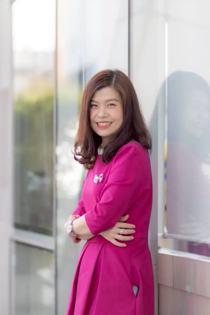 ผศ.ดร.บุปผา ลาภะวัฒนาพันธ์ อาจารย์คณะนิเทศศาสตร์ มหาวิทยาลัยหอการค้าไทย และผู้เชี่ยวชาญด้านการสร้างแบรนด์และการสื่อสารการตลาด