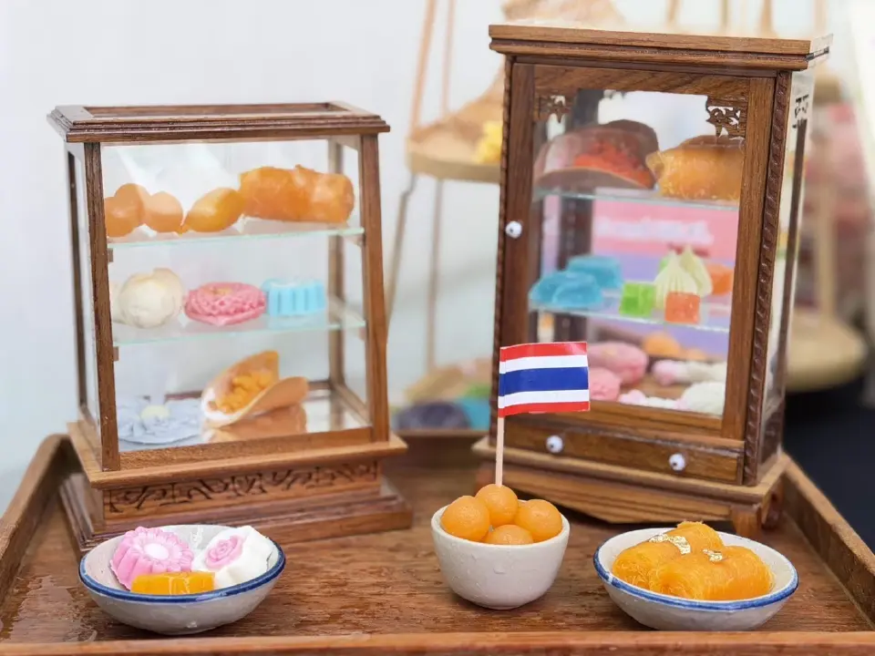ขนมไทยโบราณจิ๋วสุดประณีตจากร้านขนมไทยแพรวไพลิน เมืองสุขสยาม จัดแสดงในงาน Sawasdee Seoul Thai Festival 2026