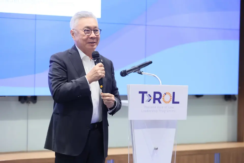 ศาสตราจารย์พิเศษ ดร.กิตติพงษ์ กิตยารักษ์ กรรมการกำกับการดำเนินงานในการเข้าเป็นสมาชิก OECD ของประเทศไทย