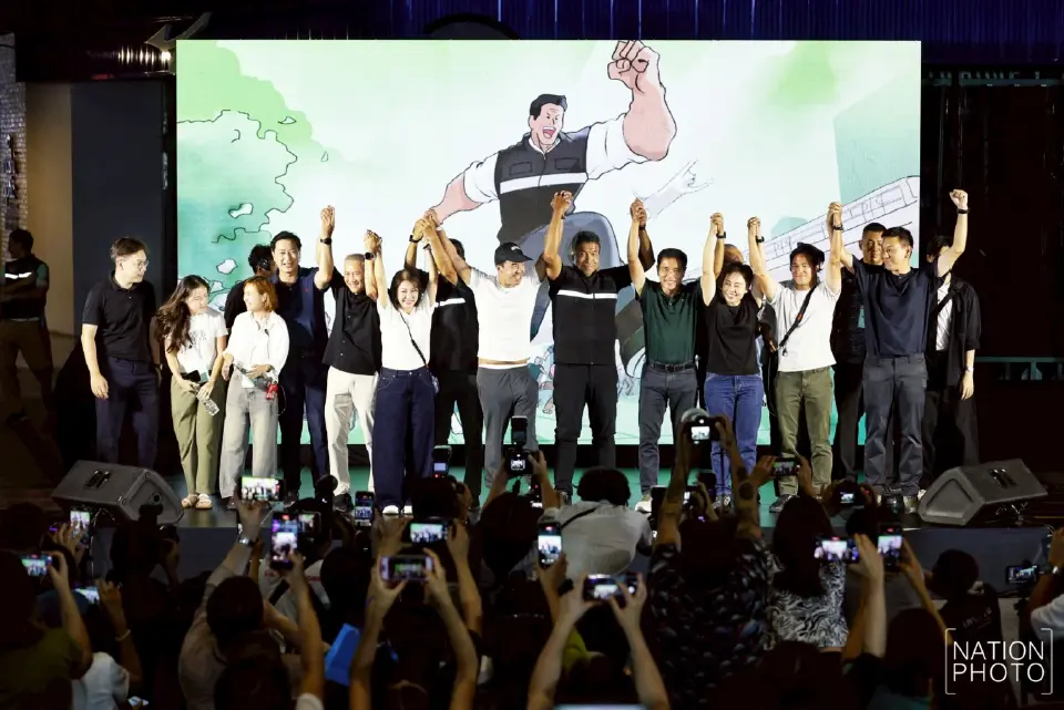 นายชัชชาติ สิทธิพันธุ์ ประกาศชัยชนะ หลังการนับคะแนนเลือกตั้งผู้ว่าราชการกรุงเทพมหานคร