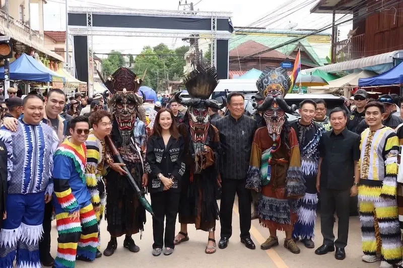 นายอนุทิน ชาญวีรกูล และคณะร่วมงานประเพณีบุญหลวงและการละเล่นผีตาโขนปี 2569