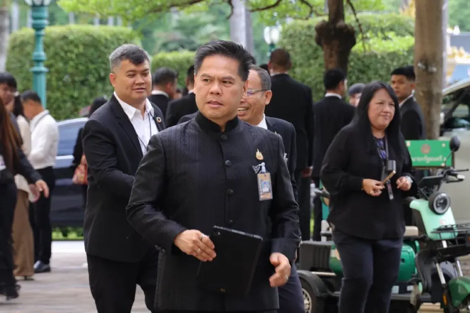 นายวราวุธ ศิลปอาชา รัฐมนตรีว่าการกระทรวงอุตสาหกรรม