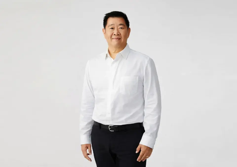 นายทรงพล ชีวะปัญญาโรจน์ ผู้อำนวยการธนาคารออมสิน 