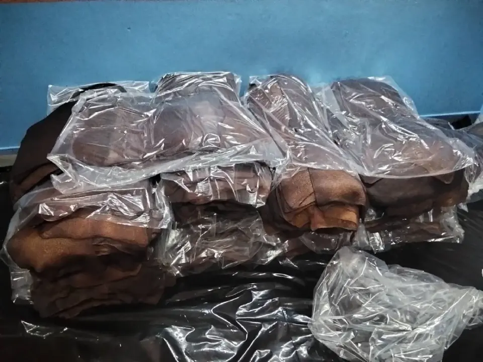 ยาง ADS (Air Dried Sheet) หรือที่เรียกว่า ยางแผ่นผึ่งแห้ง
