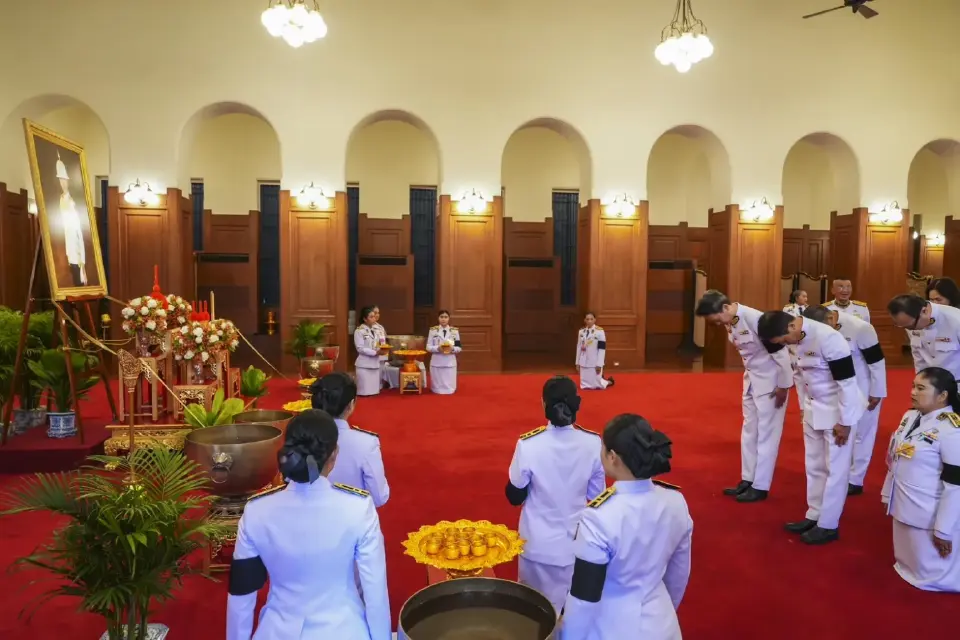 AIS ร่วมแสดงความอาลัย ถวายน้ำสรงพระศพ พร้อมสนับสนุนการสื่อสารประชาชนที่ร่วมพิธี