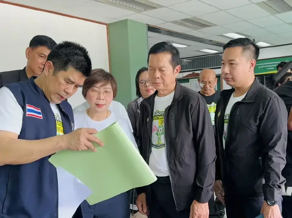 ประธานกรรมกกต. พร้อมคณะ ลงพื้นที่ตรวจเยี่ยม ติดตามการส่งมอบและตรวจรับบัตรเลือกตั้งและอุปกรณ์ต่างๆ  