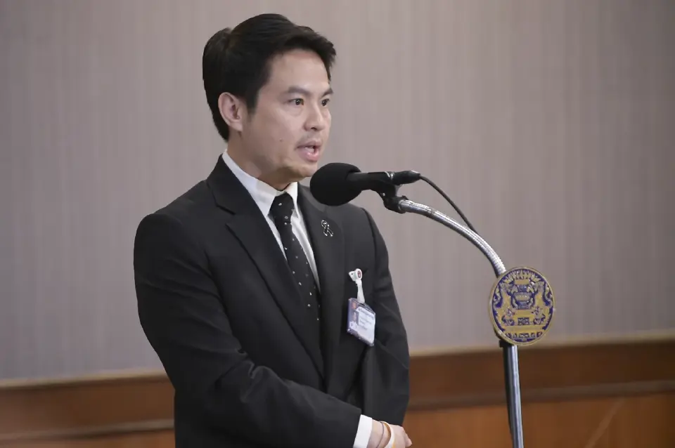 นายภราดร ปริศนานันทกุล ส.ส. รัฐมนตรีประจำสำนักนายกรัฐมนตรี
