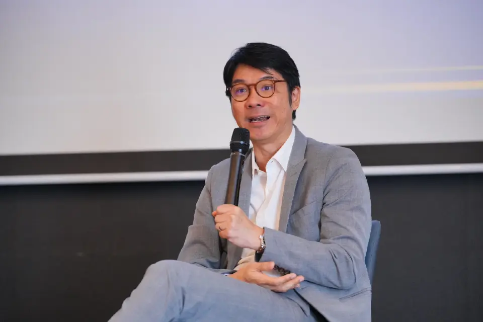 ผศ.นพ.สุรัตน์ ตันประเวช แพทย์ผู้เชี่ยวชาญด้านประสาทวิทยา คณะแพทยศาสตร์ มหาวิทยาลัยเชียงใหม่ 