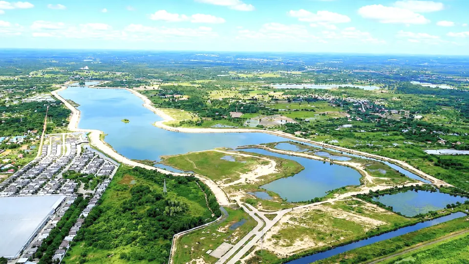 ‘สุริยะ’พาชมพืชสวนโลกอุดร ปักหมุดเที่ยว Wetland แห่งแรกโลก ชูเสน่ห์ “หนองแด” เชื่อมคน-น้ำ-พืช สู่เมืองสีเขียวแห่งอนาคต