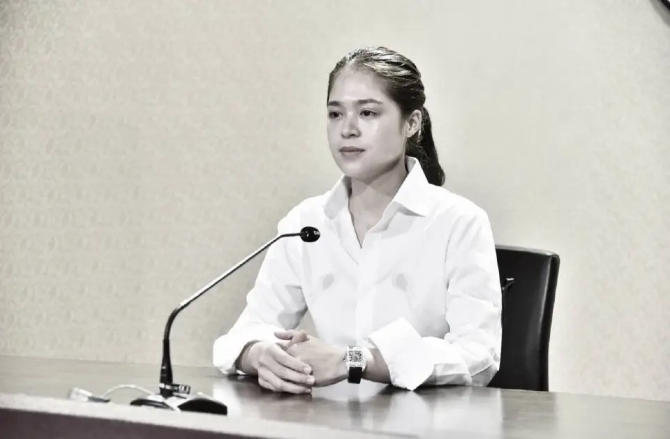 นางสาวพลอยทะเล ลักษมีแสงจันทร์ รองโฆษกประจำสำนักนายกรัฐมนตรี