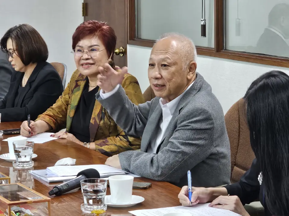 นายธีรกุล นิยม ผู้แทนพิเศษรัฐมนตรีว่าการกระทรวงการต่างประเทศ