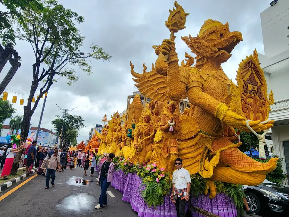 เริ่มแล้ว งานประเพณีแห่เทียนพรรษาอุบลราชธานี 2569 อลังการขบวนต้นเทียนสุดวิจิตร