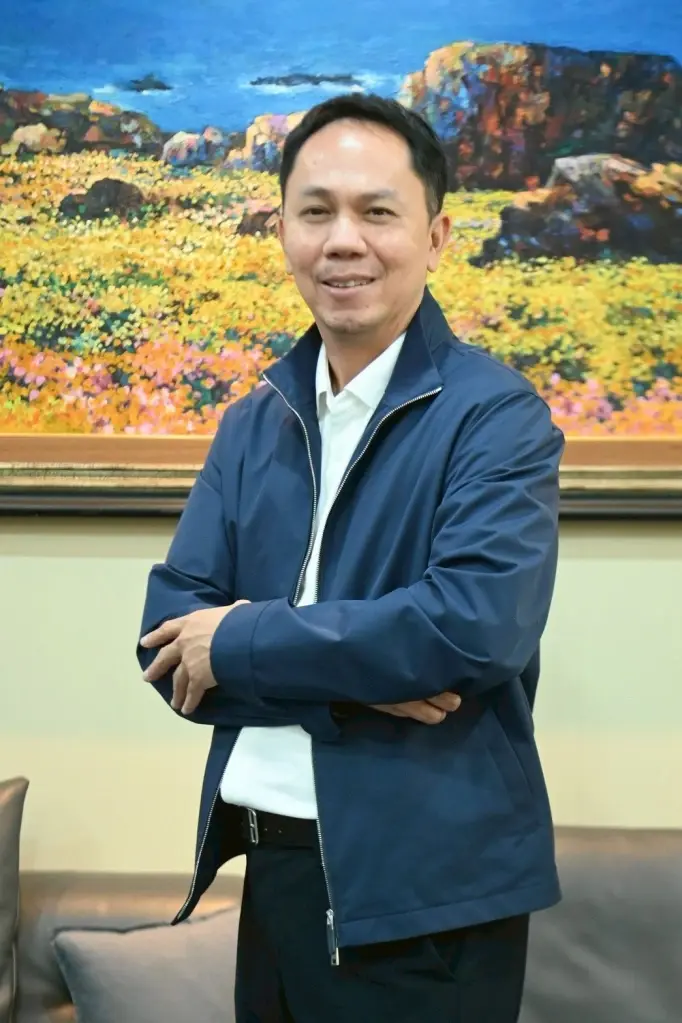 นายสรวุฒิ  เนื่องจำนงค์ เลขานุการรัฐมนตรีว่าการกระทรวงเกษตรและสหกรณ์