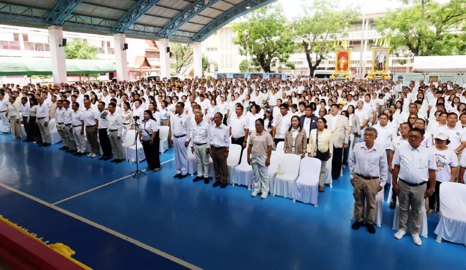 “สุวัจน์”นำชาวโคราชปลูกต้นไม้ 4,000 ต้น เฉลิมพระเกียรติในหลวง