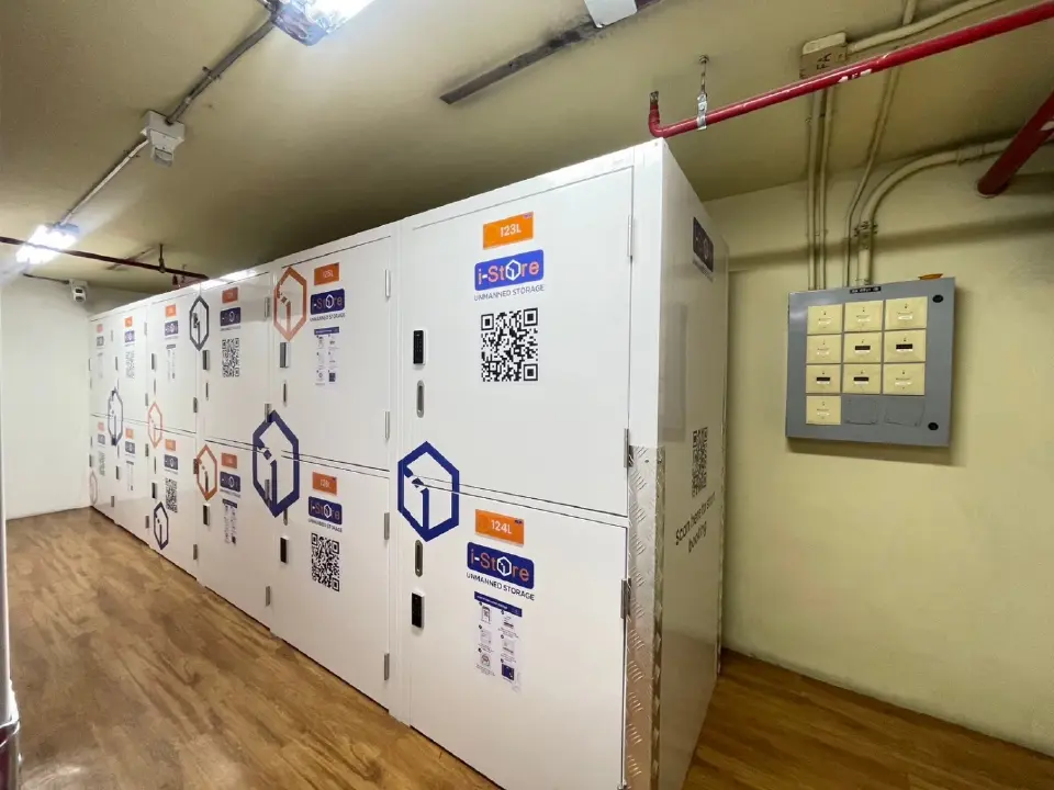  Unmanned storage Noble Phloenchit i-Store