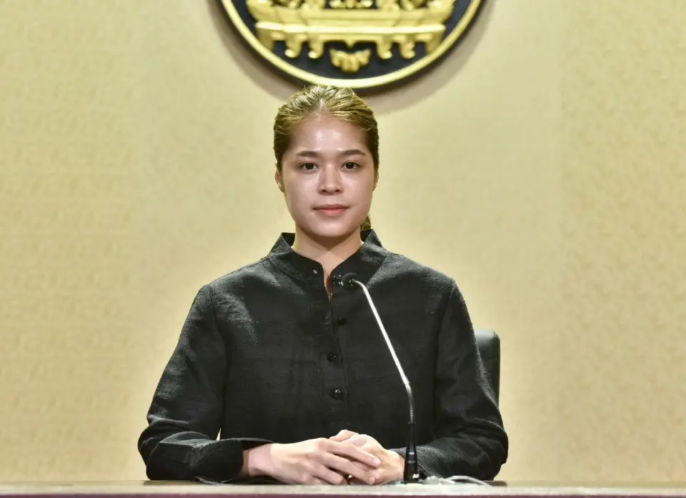 นางสาวพลอยทะเล ลักษมีแสงจันทร์ รองโฆษกประจำสำนักนายกรัฐมนตรี 