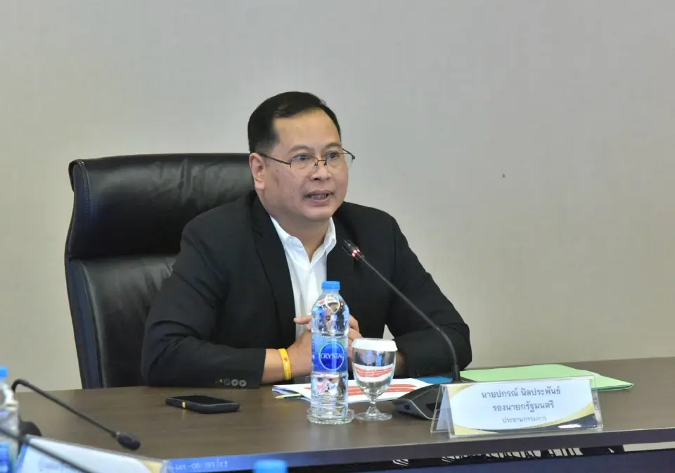 รองนายกรัฐมนตรี ปกรณ์ นิลประพันธ์