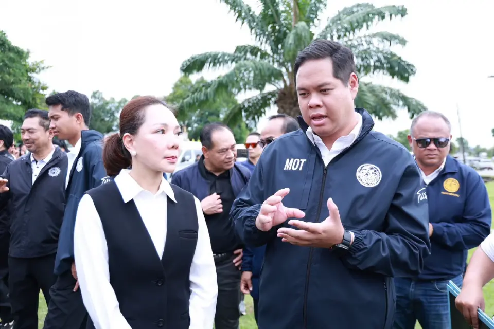สรรเพชญ บุญญามณี รมช.คมนาคม ลงพื้นที่ติดตามขุดลอกและบํารุงรักษาร่องน้ำชายฝั่งทะเลที่ร่องน้ำบ้านดอน จ.สุราษฎร์ธานี 
