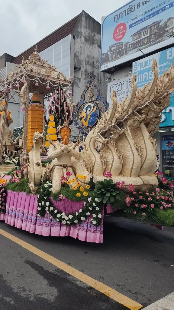เริ่มแล้ว งานประเพณีแห่เทียนพรรษาอุบลราชธานี 2569 อลังการขบวนต้นเทียนสุดวิจิตร