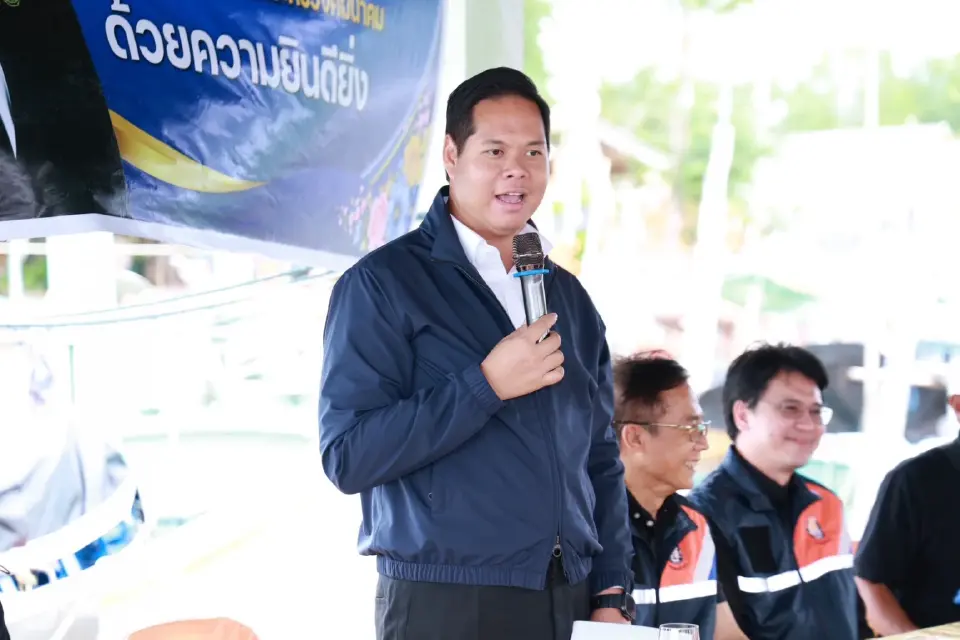 สรรเพชญ บุญญามณี รมช.คมนาคม ลงพื้นที่ชุมพร แก้ปัญหาร่องน้ำตื้นเขินเปิดทางสัญจรเรือประมง