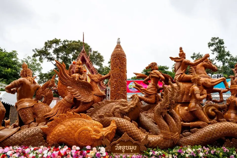 ประเพณีแห่เทียนพรรษาอุบลราชธานี
