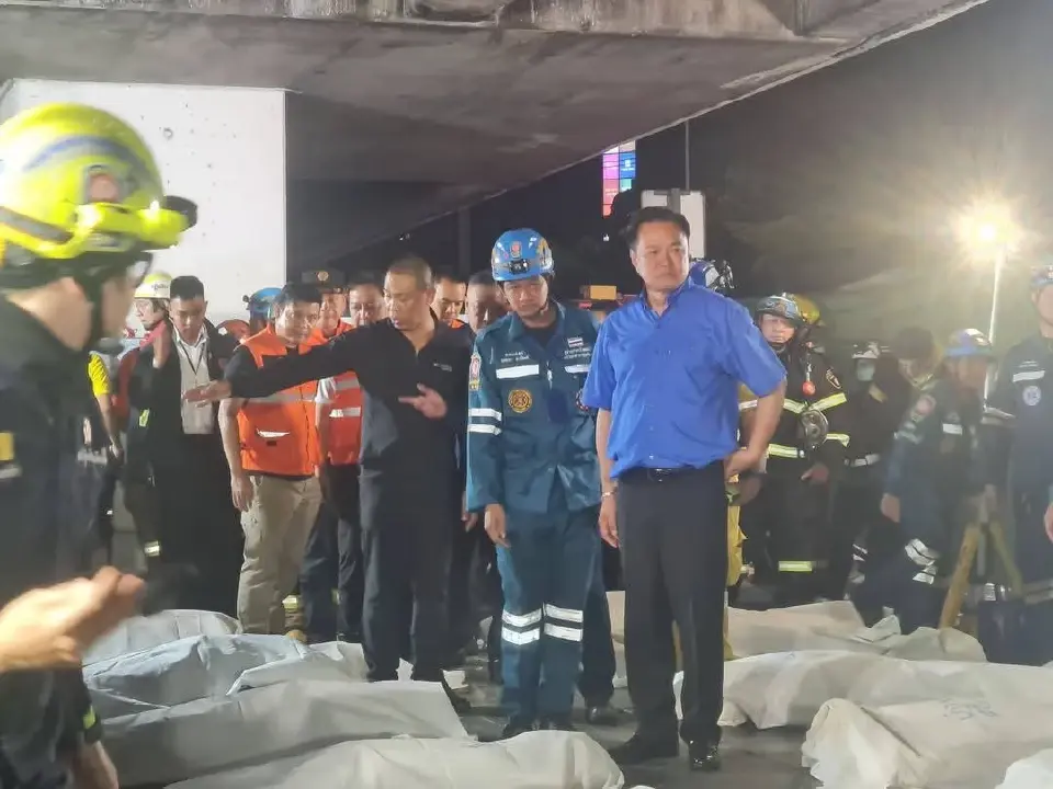 “ไฟไหม้โรงเบียร์ ณ ลาดพร้าว” โศกนาฏกรรมกลางดึก เสียชีวิตแล้ว 27 ศพ เจ็บจำนวนมาก