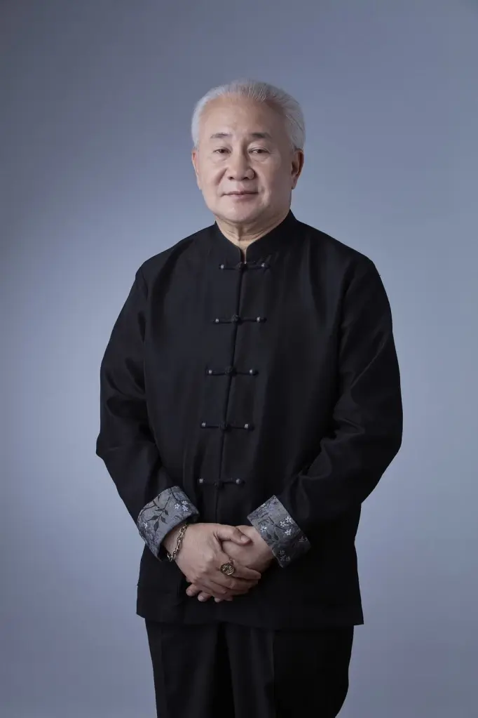 นายพนมบุตร จันทรโชติ อธิบดีกรมศิลปากร
