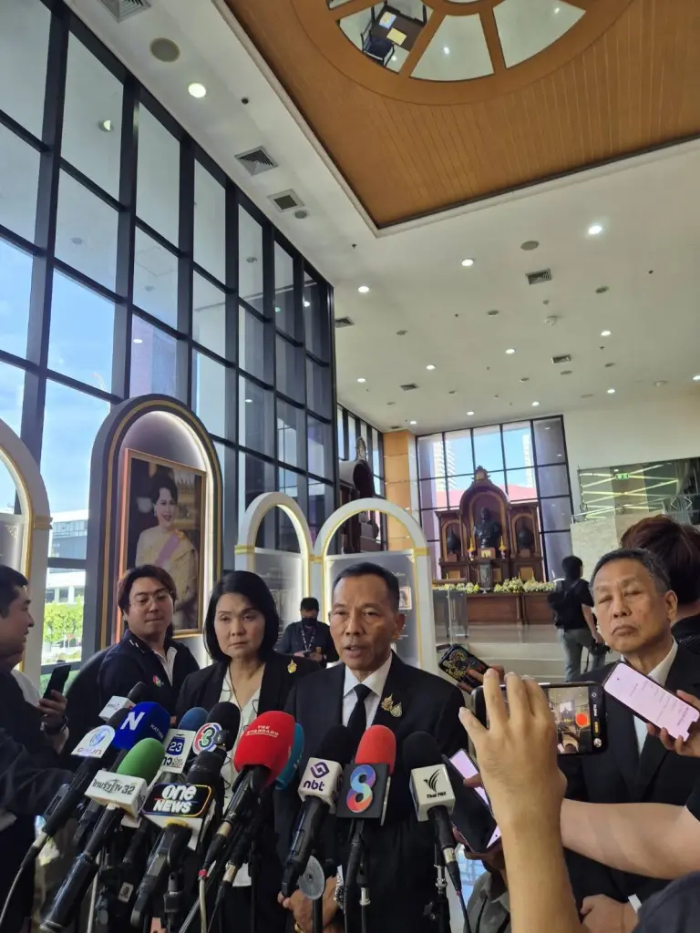 ประชุมบอร์ด กสทช.เดือด “นพ.สรณ” สั่งเลื่อนประชุม หลังบอร์ด 3 คน walk out ออกจากที่ประชุม