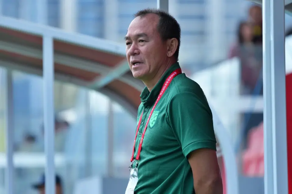 โค้ชวัง ธวัชชัย ดำรงอ่องตระกูล กุนซือทีมชาติไทยชุดลุยเอเชียนเกมส์ 2026