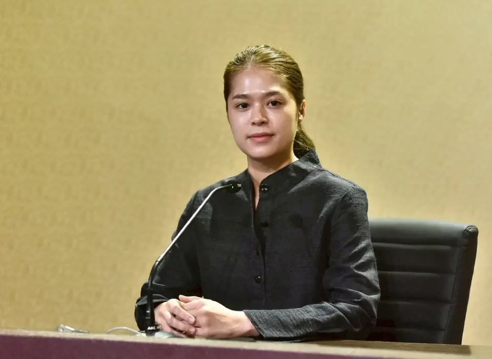 นางสาวพลอยทะเล ลักษมีแสงจันทร์ รองโฆษกประจำสำนักนายกฯ เปิดเผยผลการประชุมครม.ออกระเบียบสำนักนายกฯ คุม "สินค้า-ธุรกิจต่างชาติ" ผิดกม.