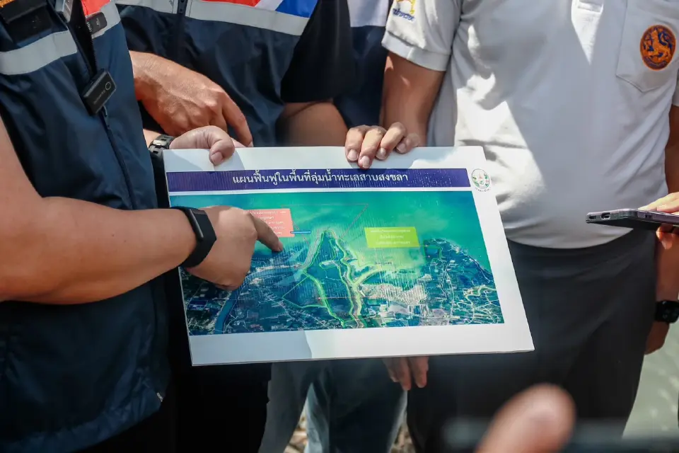 สรรเพชญ บุญญามณี รมช.คมนาคม ลงพื้นที่ติดตามสภาพร่องน้ำตื้นเขินบริเวณตั้งแต่ปากคลอง ร.1 อำเภอบางกล่ำ และคลองอู่ตะเภา อำเภอหาดใหญ่ จังหวัดสงขลา 