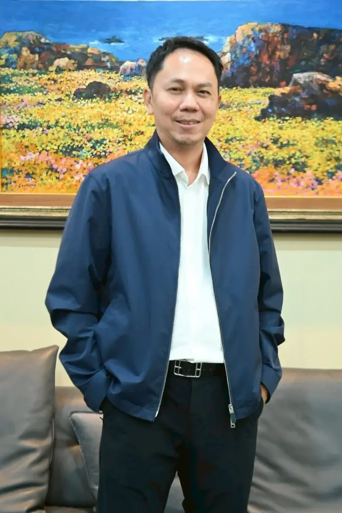 นายสรวุฒิ  เนื่องจำนงค์ เลขานุการรัฐมนตรีว่าการกระทรวงเกษตรและสหกรณ์
