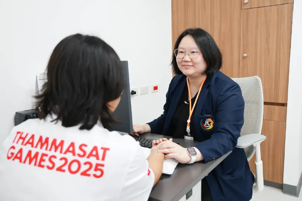 ผศ. ดร.ภารดี แสงวัฒนกุล อาจารย์ประจำหลักสูตรการแพทย์แผนจีนบัณฑิต วิทยาลัยแพทยศาสตร์นานาชาติจุฬาภรณ์ มธ. 