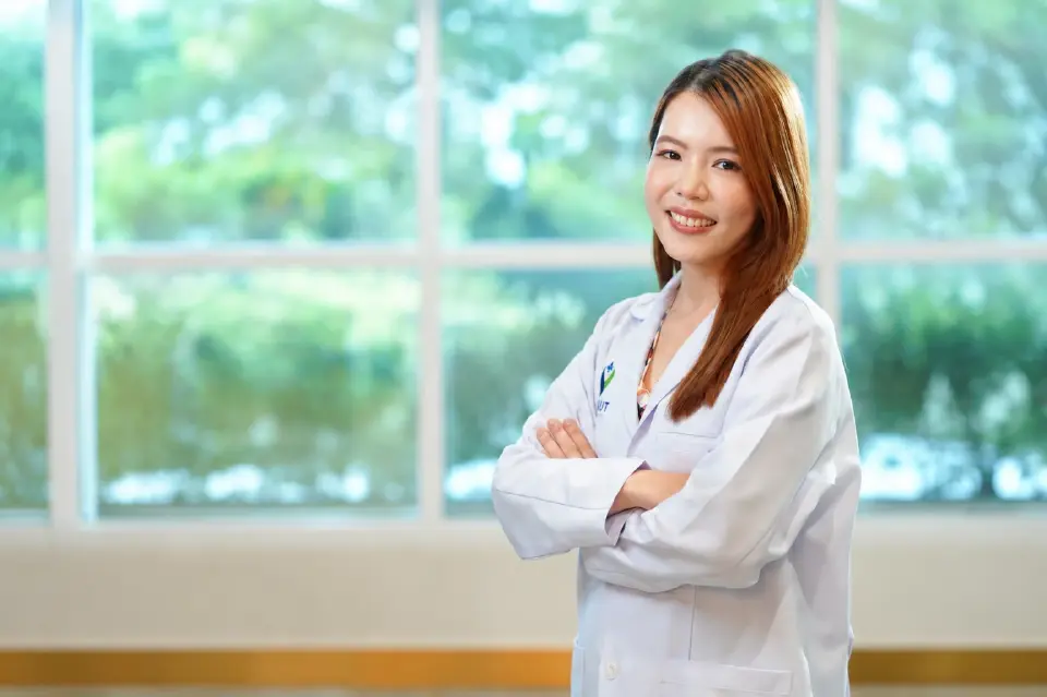 พญ.สาวินี จิริยะสิน แพทย์เฉพาะทางอายุรศาสตร์โรคระบบทางเดินอาหารและตับ รพ.วิมุต