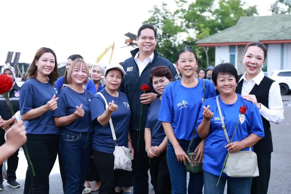 สรรเพชญ บุญญามณี รมช.คมนาคม ลงพื้นที่ติดตามขุดลอกและบํารุงรักษาร่องน้ำชายฝั่งทะเลที่ร่องน้ำบ้านดอน จ.สุราษฎร์ธานี 