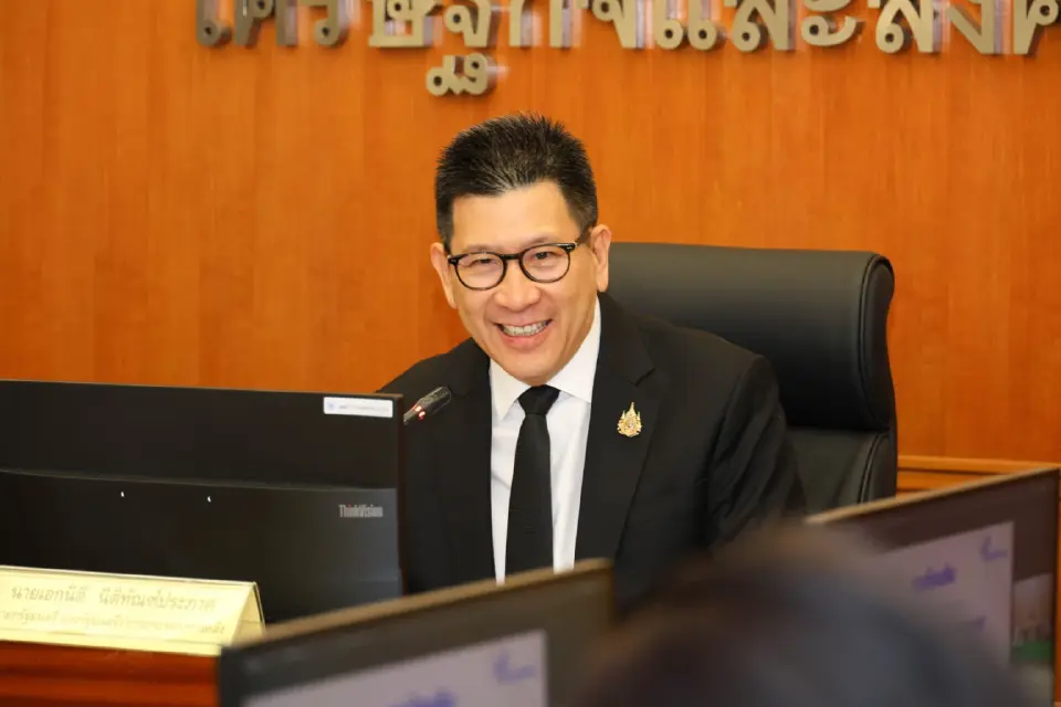นายเอกนิติ นิติทัณฑ์ประภาศ รองนายกรัฐมนตรีและรมว.คลัง เดินทางมาประชุมเพื่อมอบนโยบายการปฏิบัติราชการและรับฟังการบรรยายสรุปภารกิจของ สศช. 