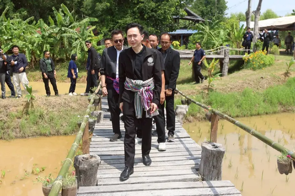 ศ.ดร.ยศชนัน วงศ์สวัสดิ์ รองนายกรัฐมนตรีและรัฐมนตรีว่าการกระทรวงการอุดมศึกษา วิทยาศาสตร์ วิจัยและนวัตกรรม (อว.)
