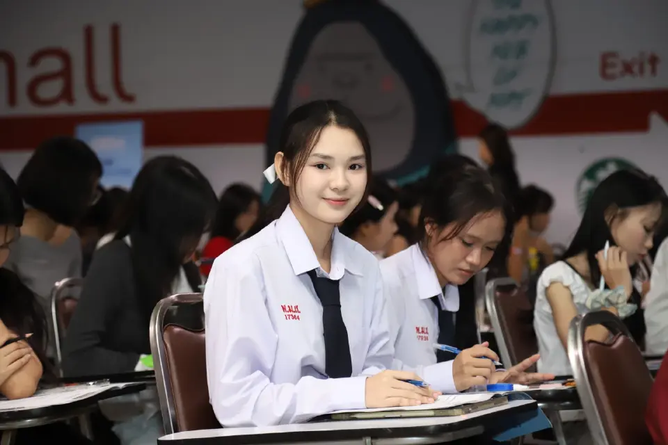 น.ส.จิราภรณ์ มะอินทร์ ม. 6 โรงเรียนพระแม่มารีสาธุประดิษฐ์