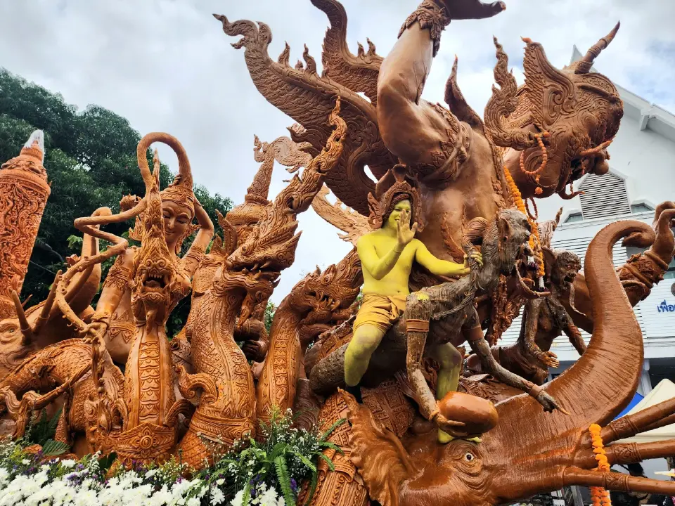 ประเพณีแห่เทียนพรรษาอุบลราชธานี 2569