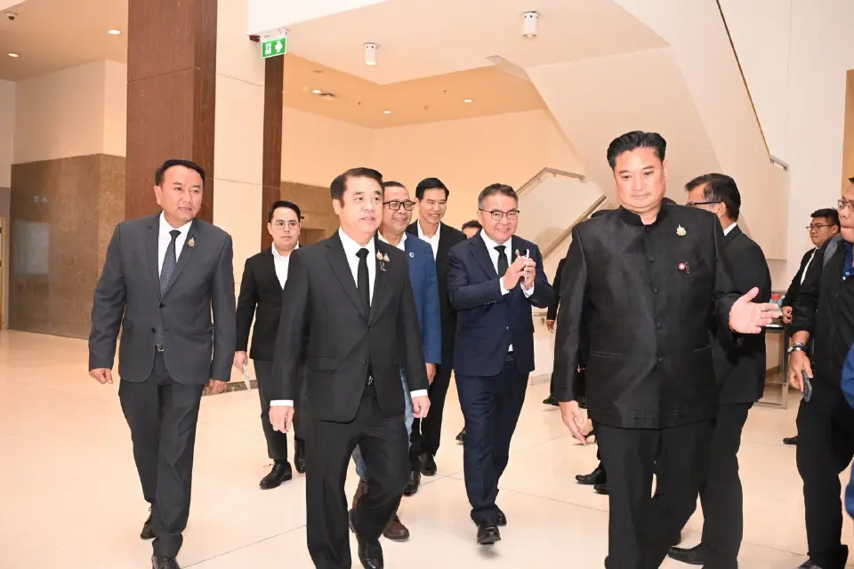 นายสุริยะ จึงรุ่งเรืองกิจ รัฐมนตรีว่าการกระทรวงเกษตรและสหกรณ์ มอบนโยบายกรมวิชาการเกษตร