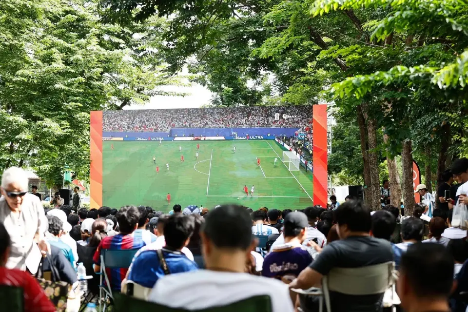 JAS เปิดจอยักษ์กลางสวนรถไฟ ชวนแฟนบอลลุ้นนัดชิงฟุตบอลโลก 2026