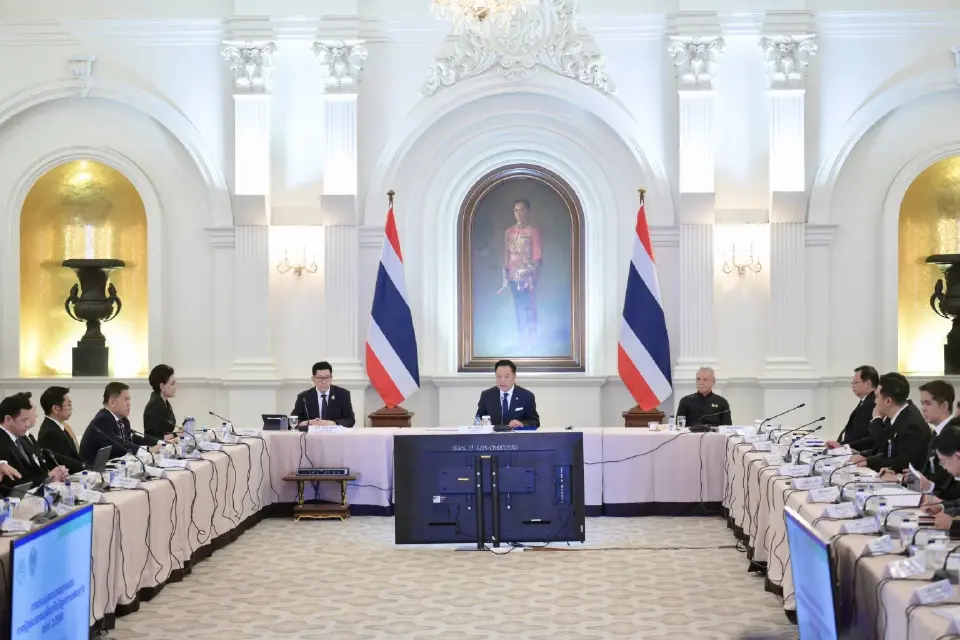นายกรัฐมนตรี ประชุม กรอ.นัดพิเศษ ที่ทำเนียบรัฐบาล