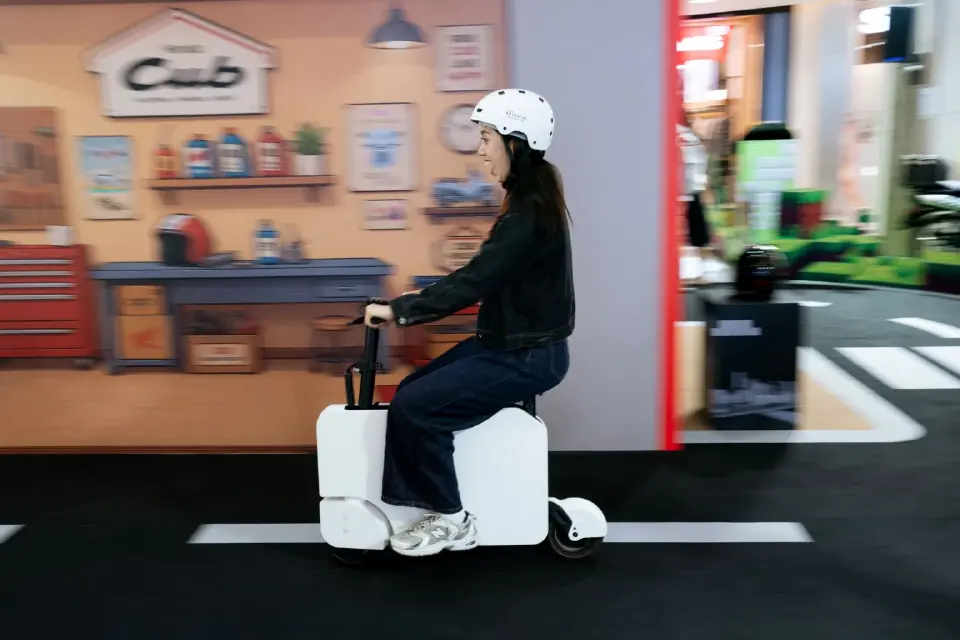 Honda MOTOCOMPACTO ที่ให้ทดลองขับสกู๊ตเตอร์ไฟฟ้าสุดคิวท์