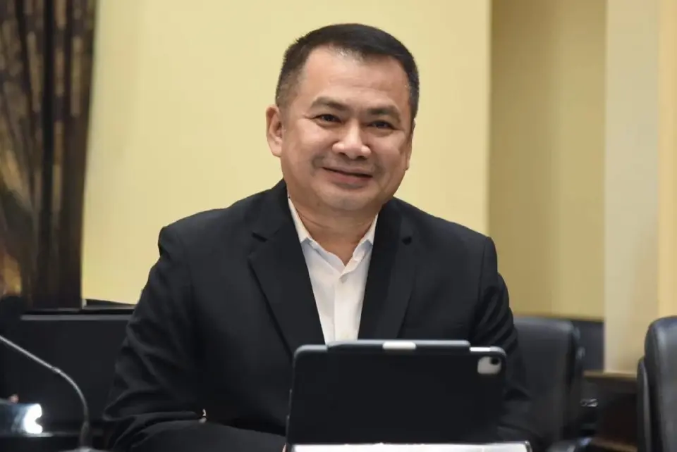 ดร.วรัท พฤกษาทวีกุล รองปลัดกระทรวงศึกษาธิการ