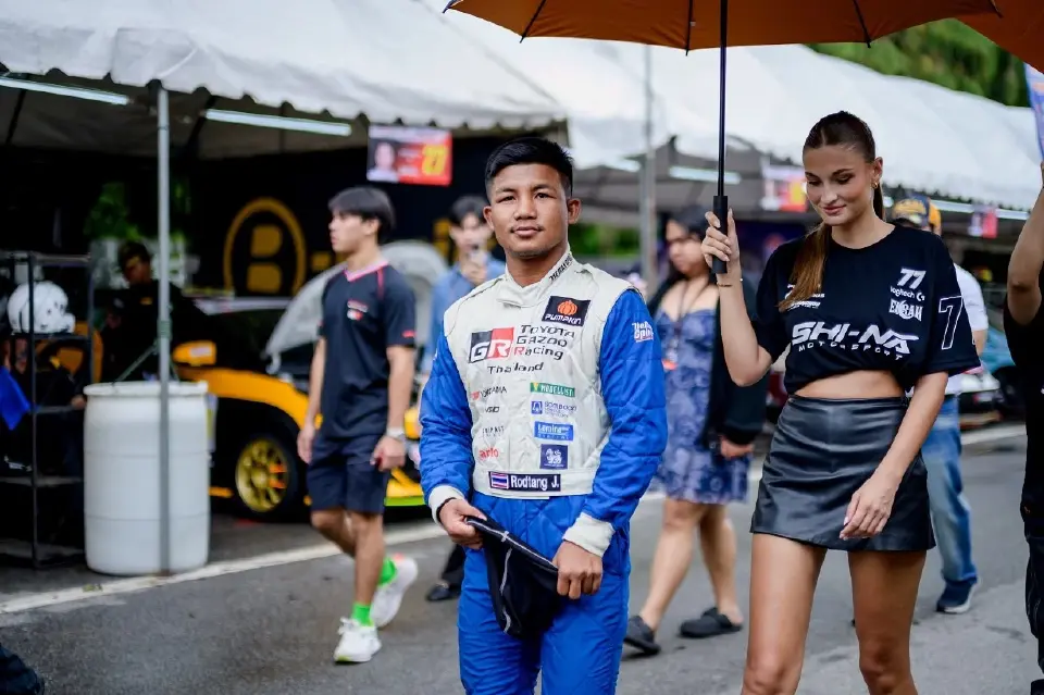 รถถัง จิตรเมืองนนท์ นักมวยชื่อดังระดับประเทศ เข้าร่วมประลองความเร็วเป็นครั้งแรก