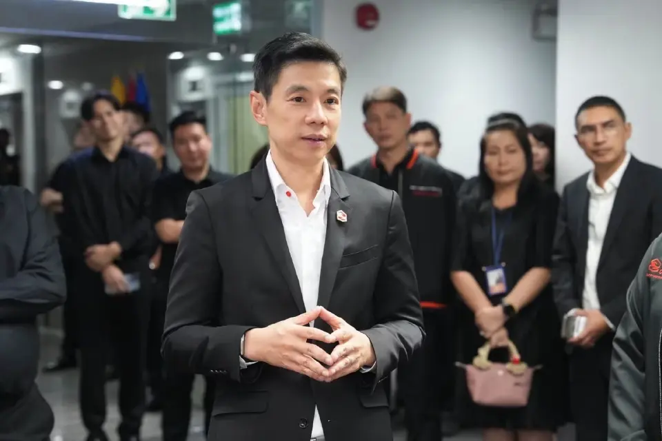 นายมหัทธนะ อัมพรพิสิฏฐ์ กรรมการผู้จัดการธนาคารอาคารสงเคราะห์ (ธอส.)
