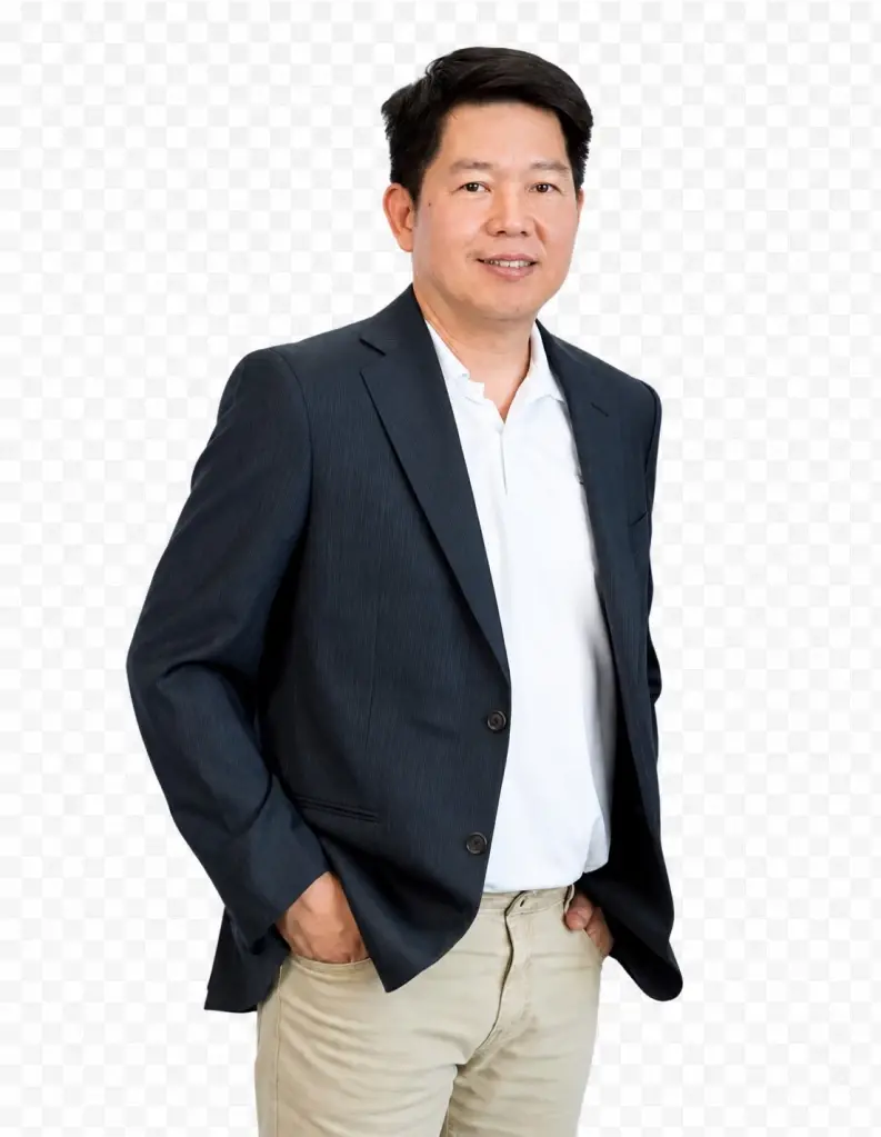 นายถกล นิยมไทย Head of Investor Relations บริษัท คอมเซเว่น จำกัด (มหาชน) หรือ COM7