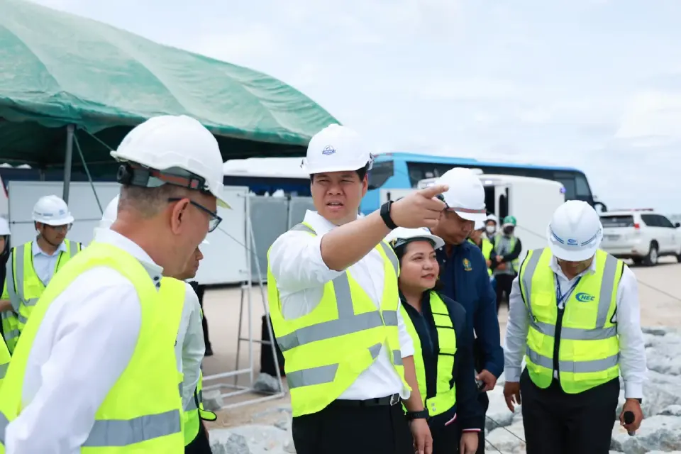 สรรเพชญ บุญญามณี รมช.คมนาคม เร่งแก้ปัญหารถติดท่าเรือแหลมฉบัง 
