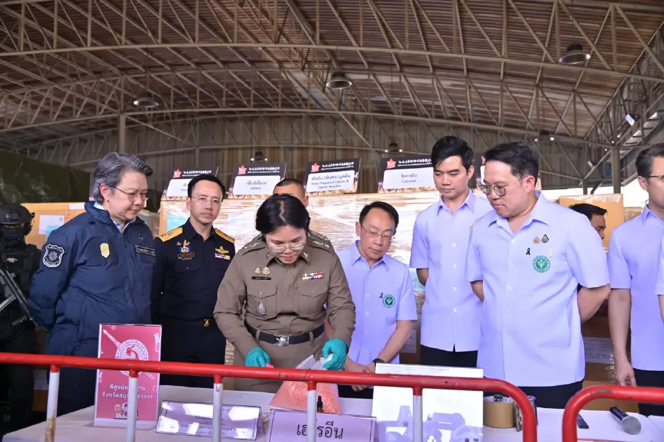 นายพัฒนา พร้อมพัฒน์ รมว.สาธารณสุข เป็นประธานพิธีเผาทำลายยาเสพติดของกลาง ครั้งที่ 62 